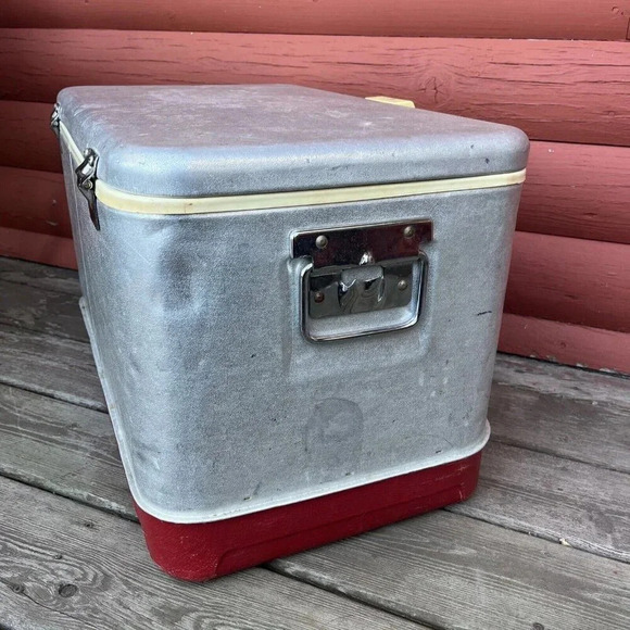 VINTAGE Metal THERMOS Latching Ice Chest Large Cooler Red And Silver 21.5x13x14 - Picture 5 of 8